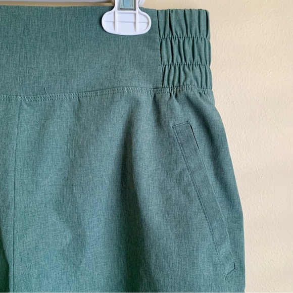 Marika Women's Green Finley Shorts size XS EUC - Picture 6 of 9